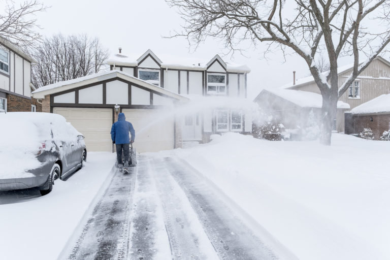 5 Reasons to Keep Your Car In The Garage