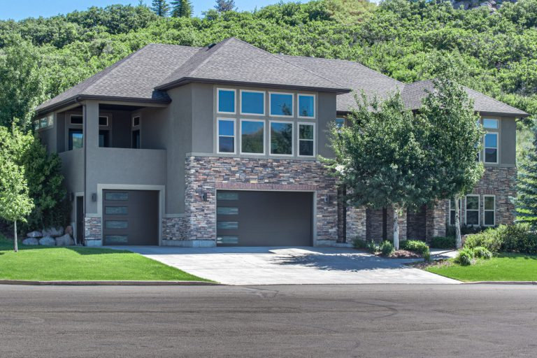 3 Style Trends for Garage Doors in 2022