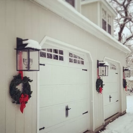 Decorating Your Garage Door For The Holidays
